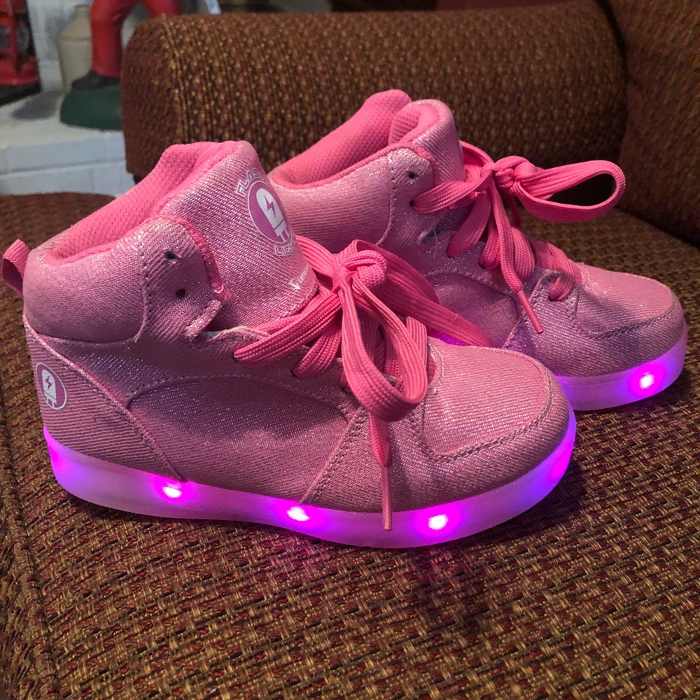 Girls size 13 light up high tops.